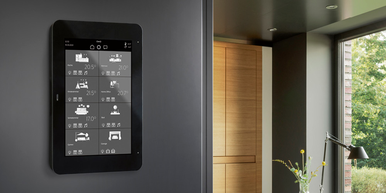 JUNG Smart Panel 8 bei Industrie Service Elektro Schneider in Landsberg am Lech